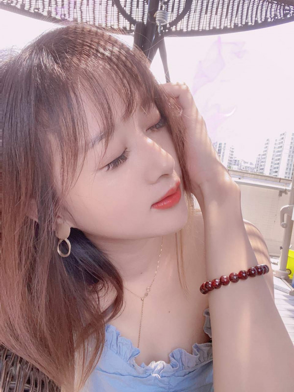 午夜风骚小姐姐